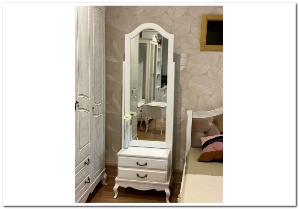 Зеркало напольное Авиньон из массива бука  заказать по цене 38 880 руб. в Волгограде